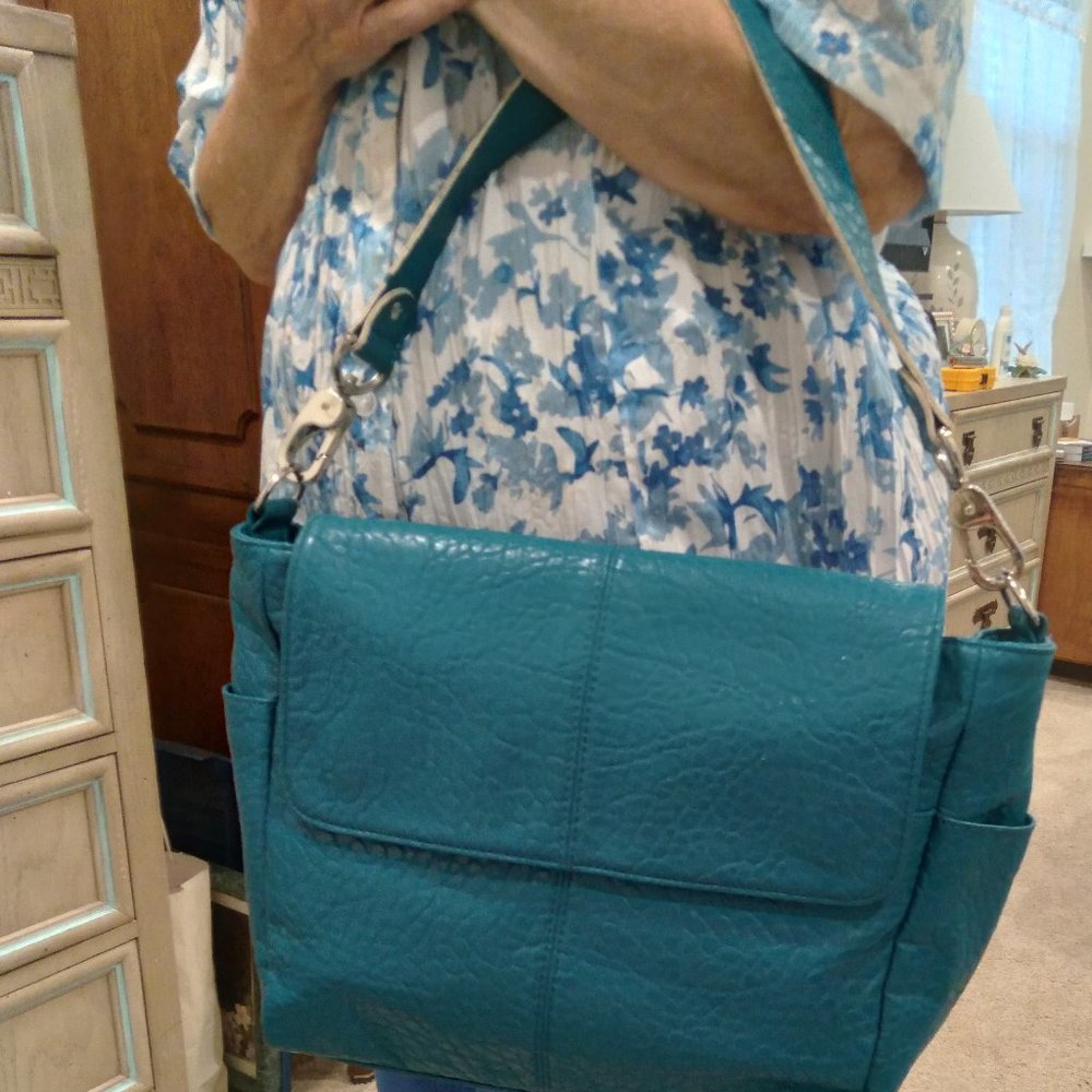 JEWELL Teal bag  12"h x 17"w